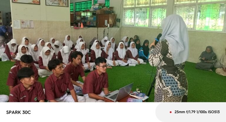 Di Bawah Langit yang Sama”, Persembahan Literasi untuk Purna Tugas Kepala MAN Pemalang