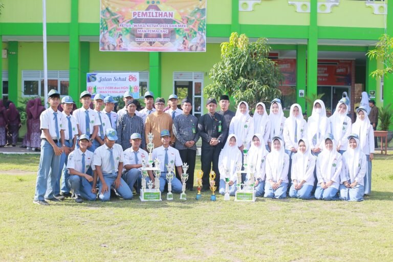 MAN Pemalang Gelar Apel Pagi, Kepala Madrasah Tekankan Prestasi dan Karakter